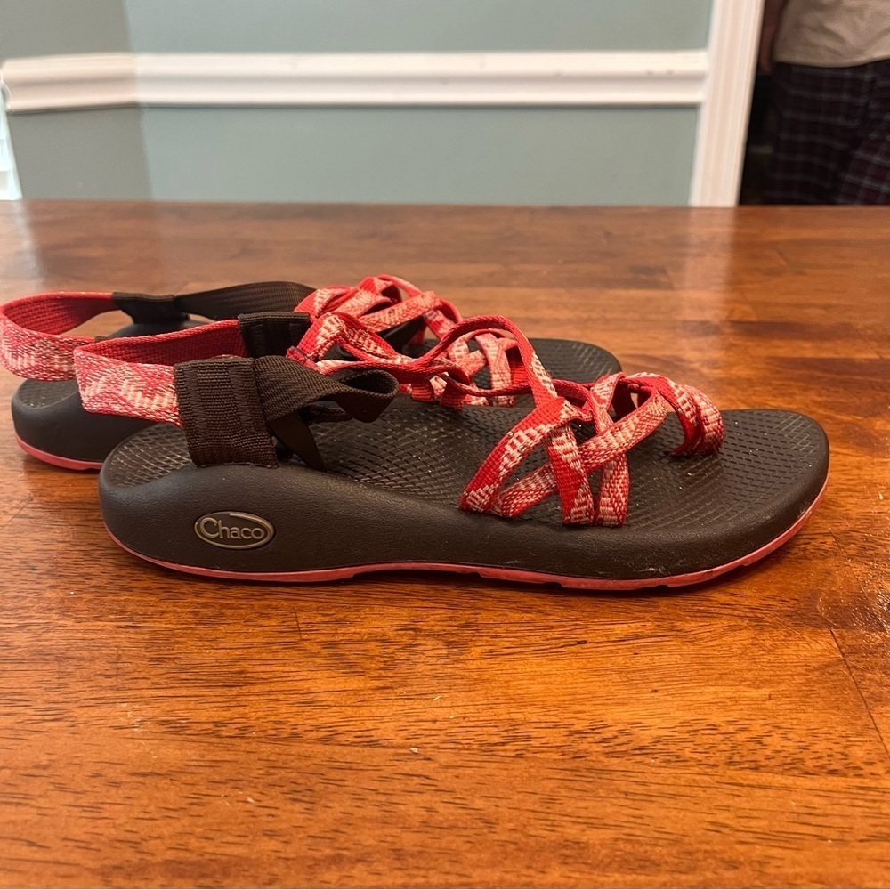Coral white womens Chacos size 8
